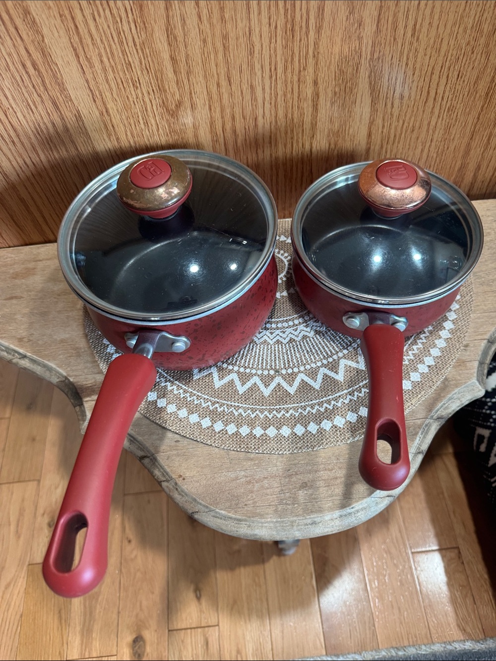 Paula Dean 1QT & 2QT Red Nonstick Saucepan Set with Glass Lids & bronze/red knob